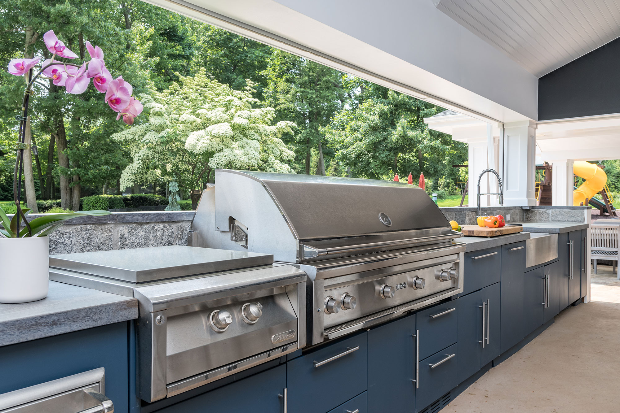 Beautiful Outdoor Kitchens That Will Have You Cooking In High Style ...